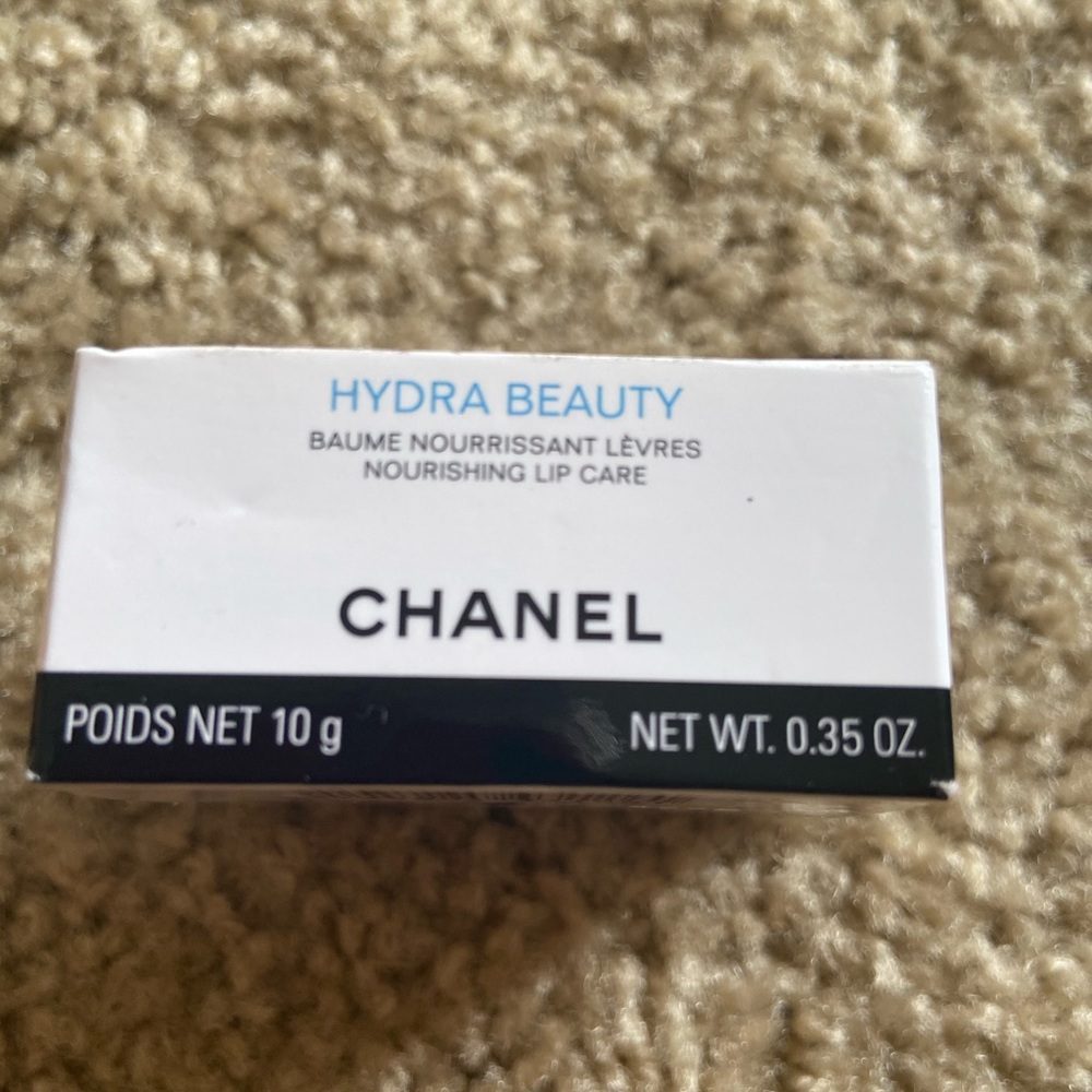 Hydrating lip balm